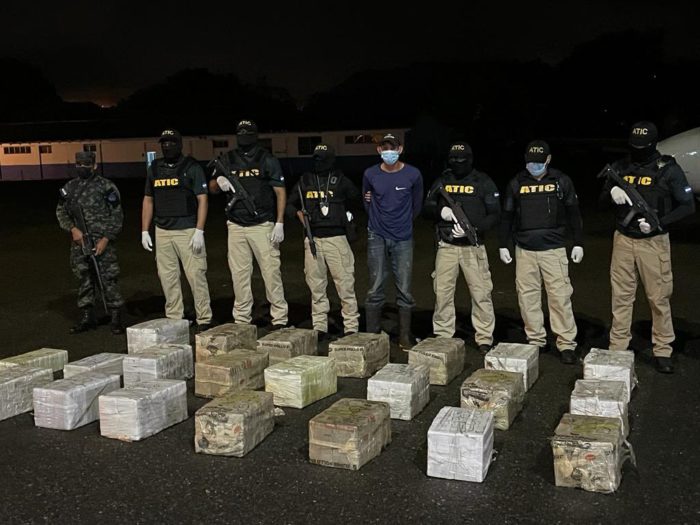 A incineración más de 1.7 toneladas de cocaína incautadas en nueve distintas operaciones