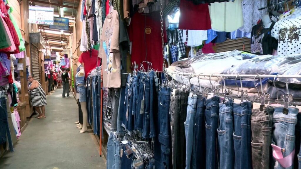 Pasillos vacíos en un mercado de Comayagüela durante la Semana Morazánica